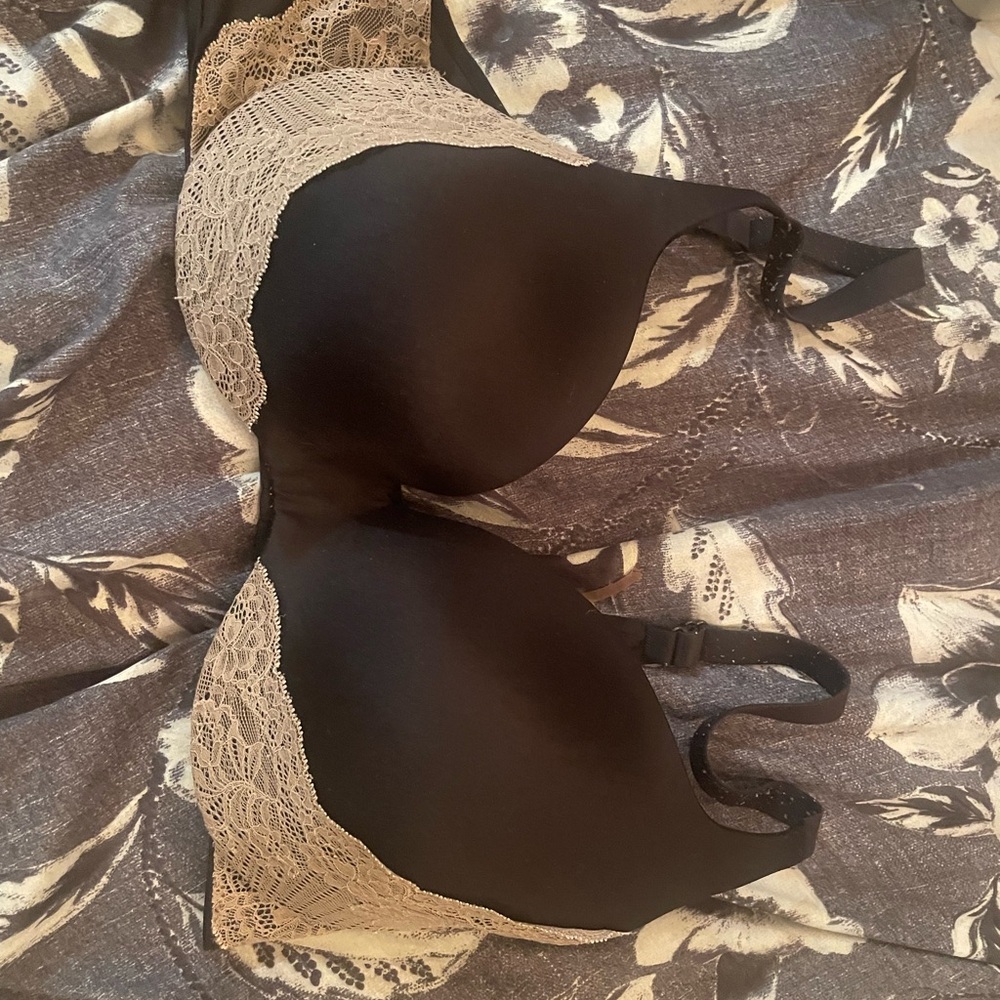 Victoria's Secret Black and Cream Lace Bra size 36DD